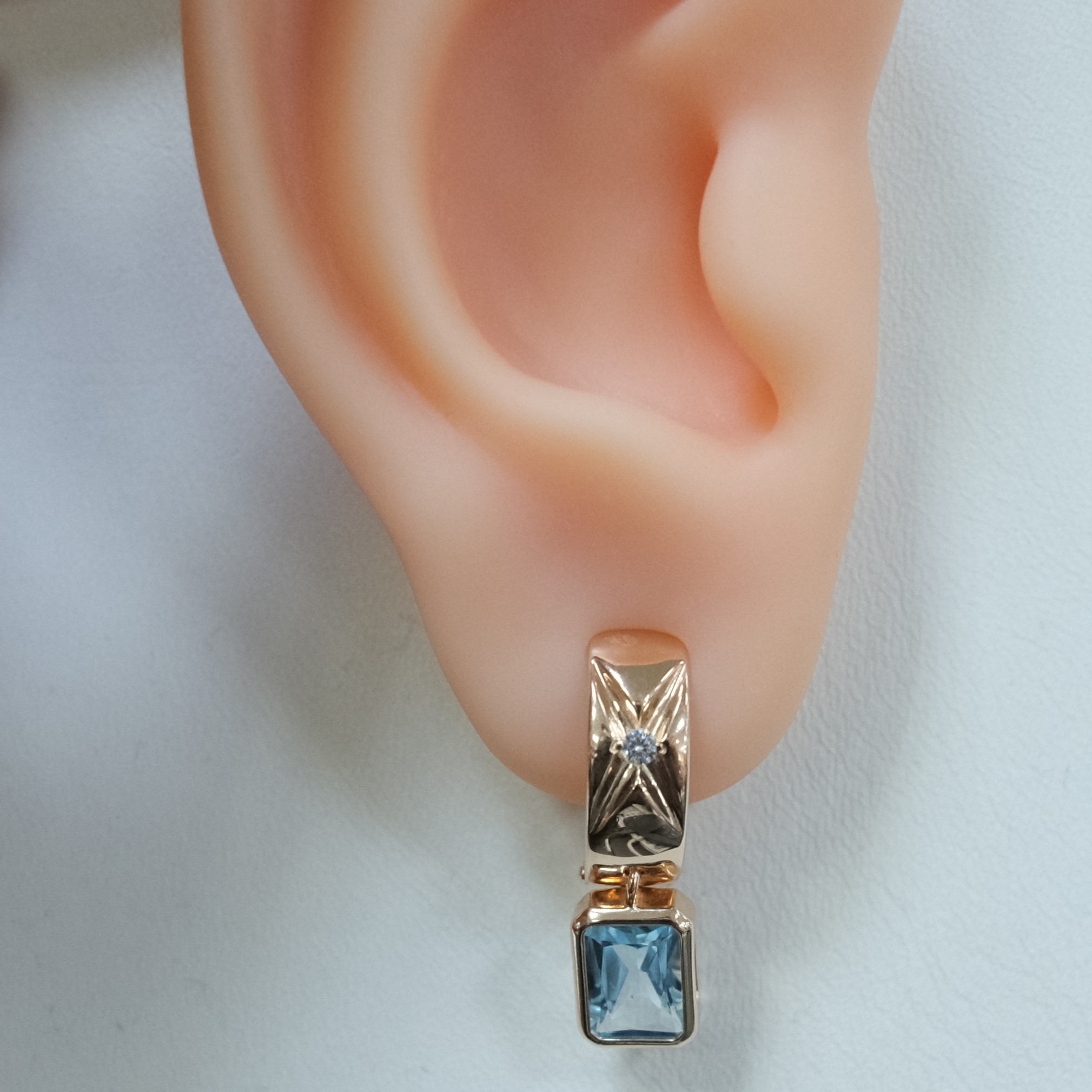 Серебряные серьги с топазами
